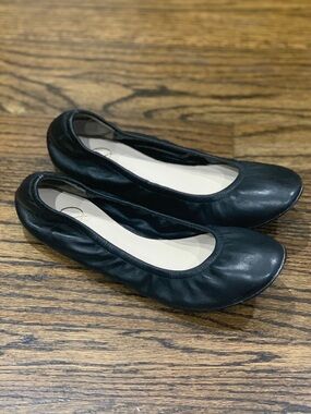 New Delman Gathered Ballet Flats Women’s Size 5 Black